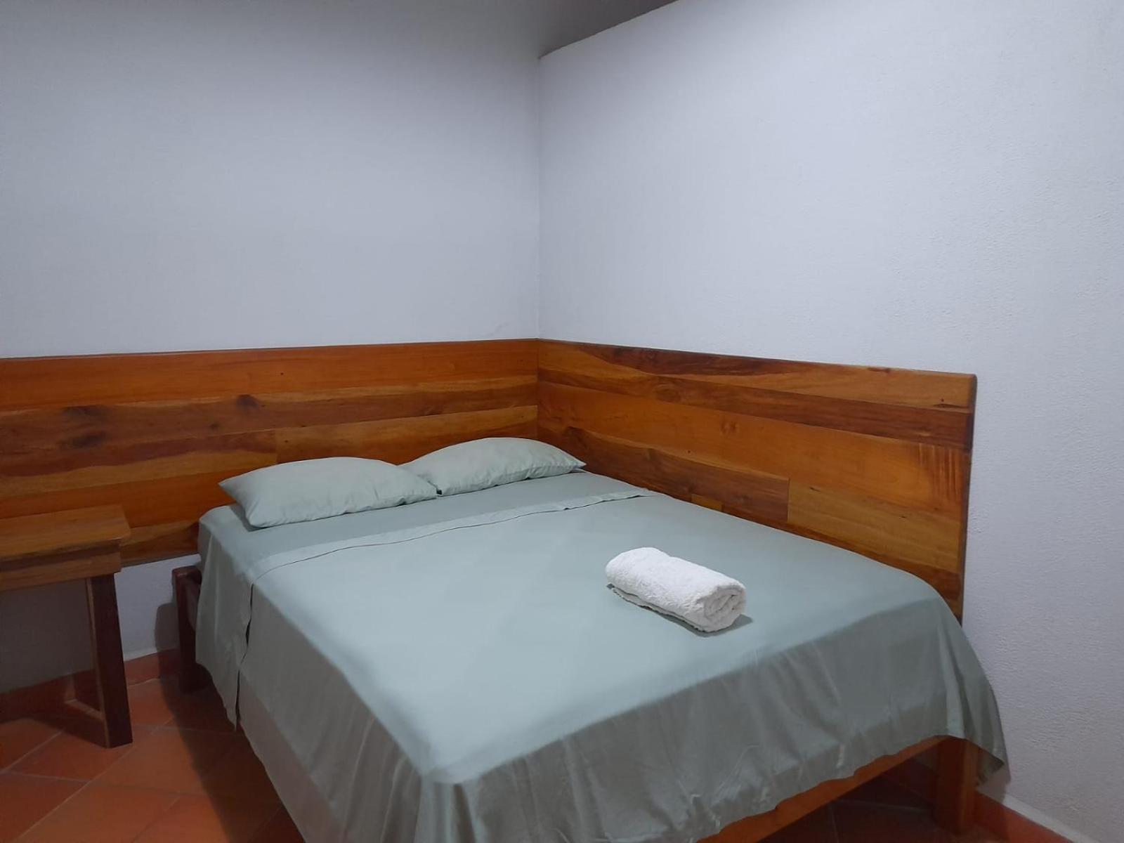 Hotel Rio La Ceiba Ruang foto
